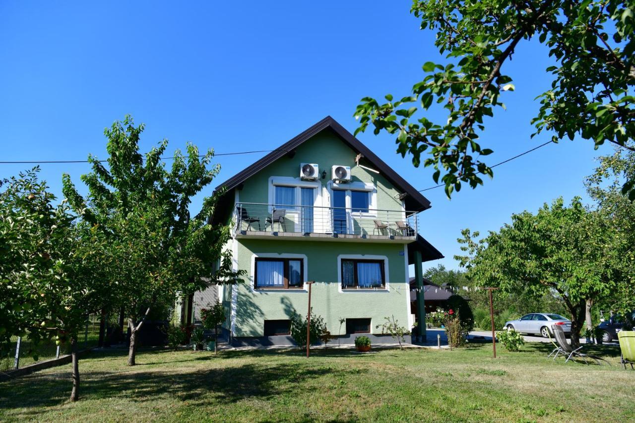 Guest House Jagoda Rakovica Exteriör bild