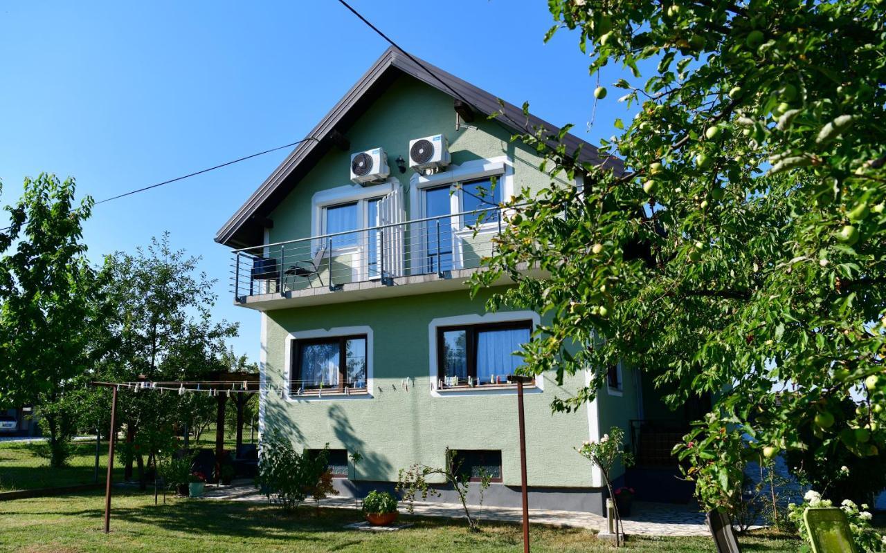 Guest House Jagoda Rakovica Exteriör bild