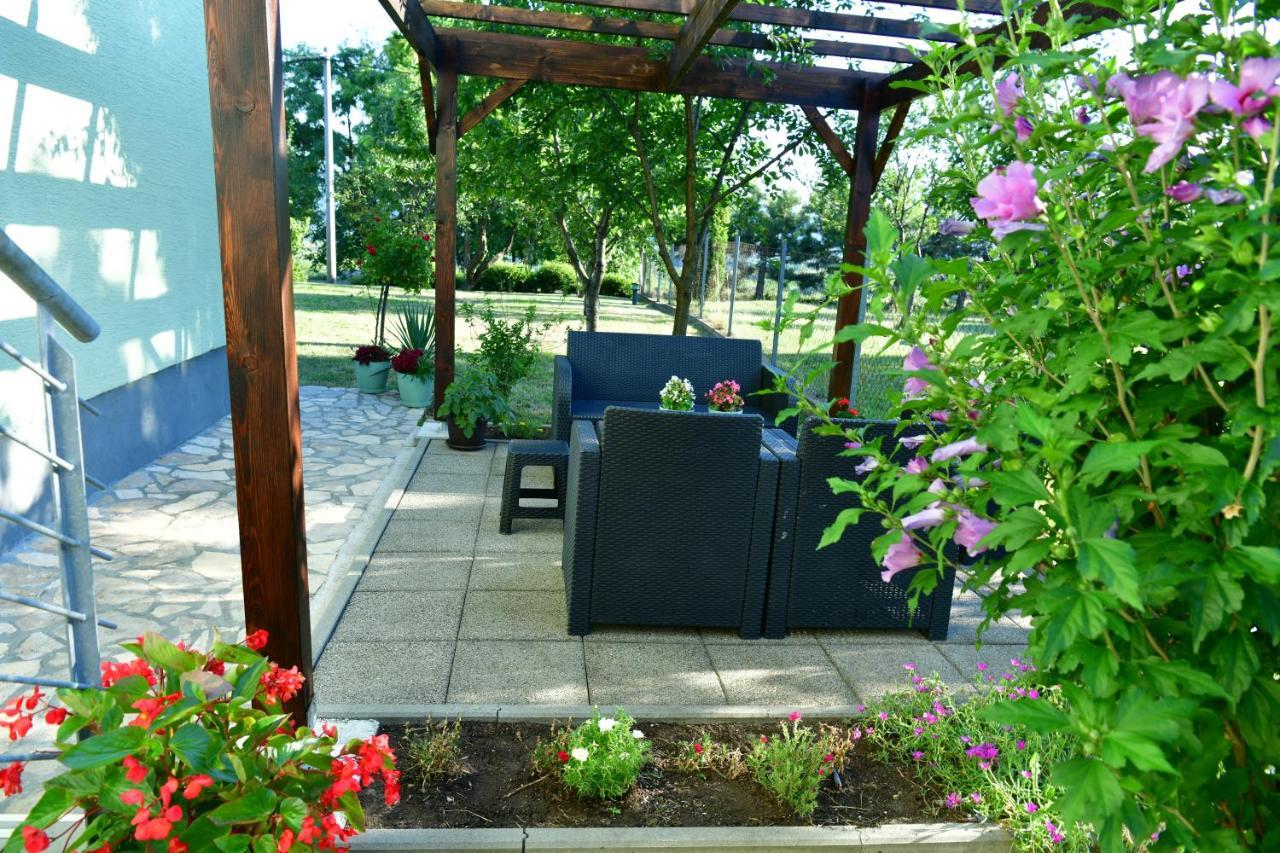 Guest House Jagoda Rakovica Exteriör bild