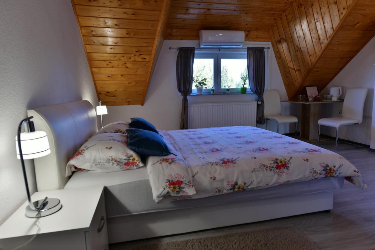 Guest House Jagoda Rakovica Exteriör bild