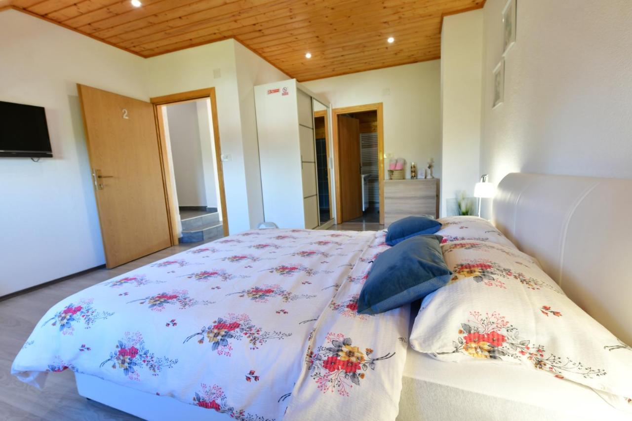 Guest House Jagoda Rakovica Exteriör bild
