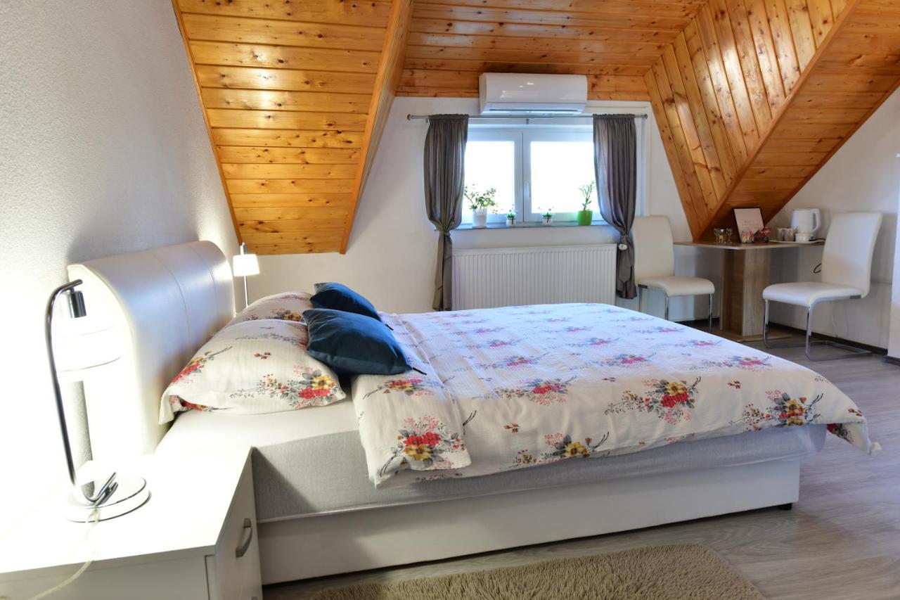 Guest House Jagoda Rakovica Exteriör bild