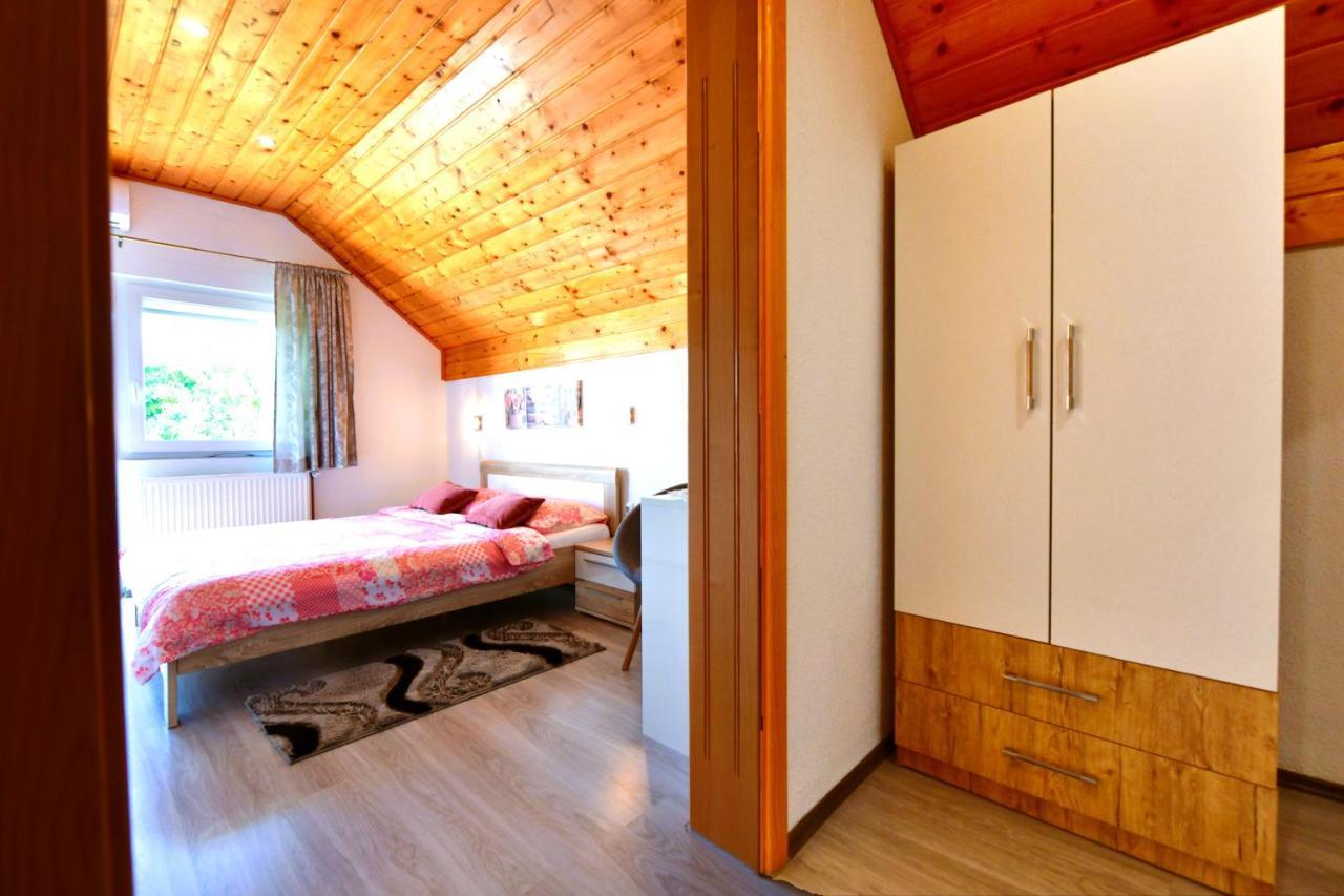 Guest House Jagoda Rakovica Exteriör bild