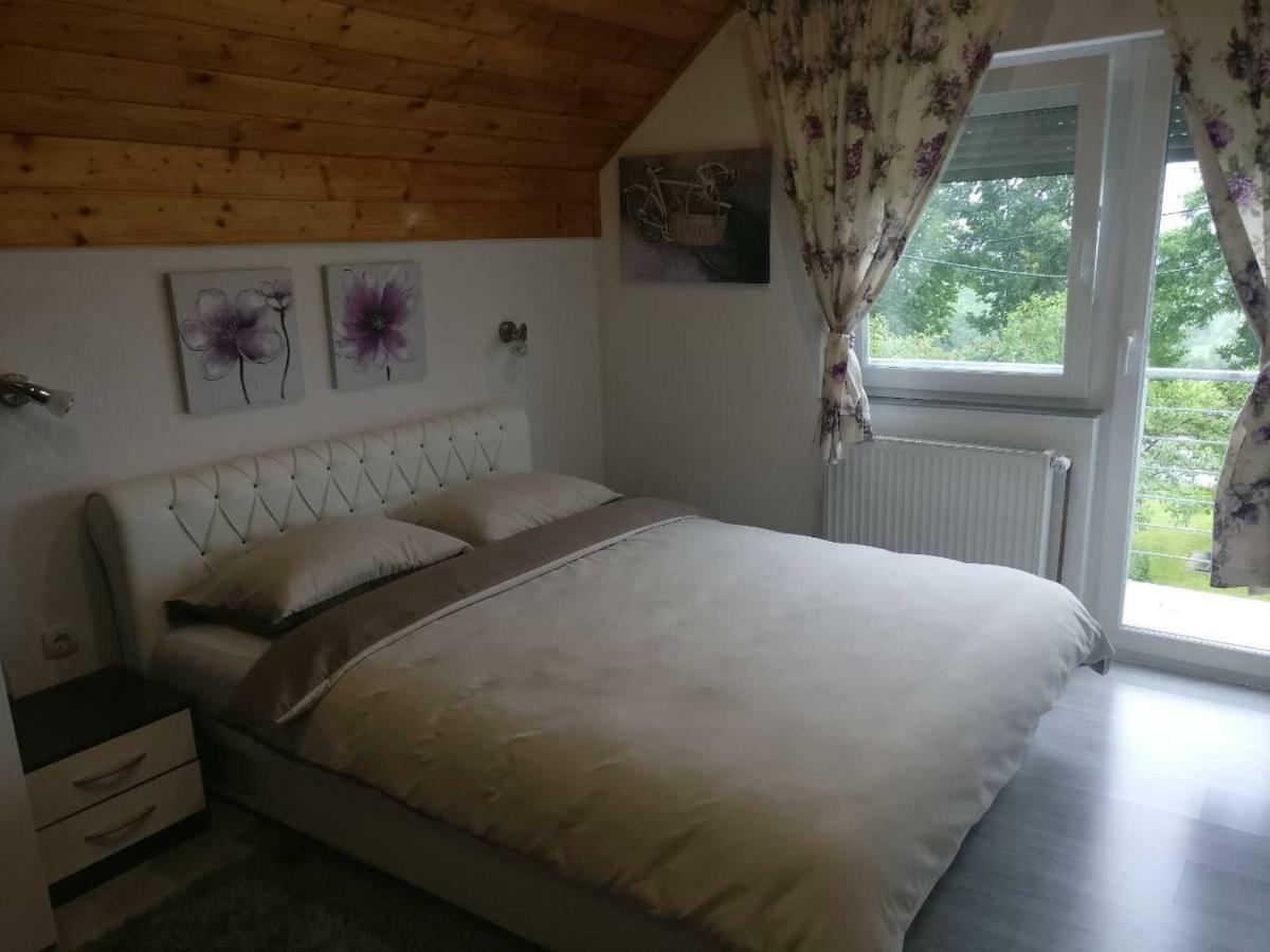 Guest House Jagoda Rakovica Exteriör bild