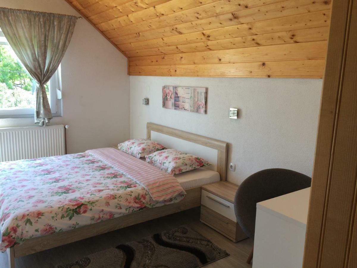 Guest House Jagoda Rakovica Exteriör bild