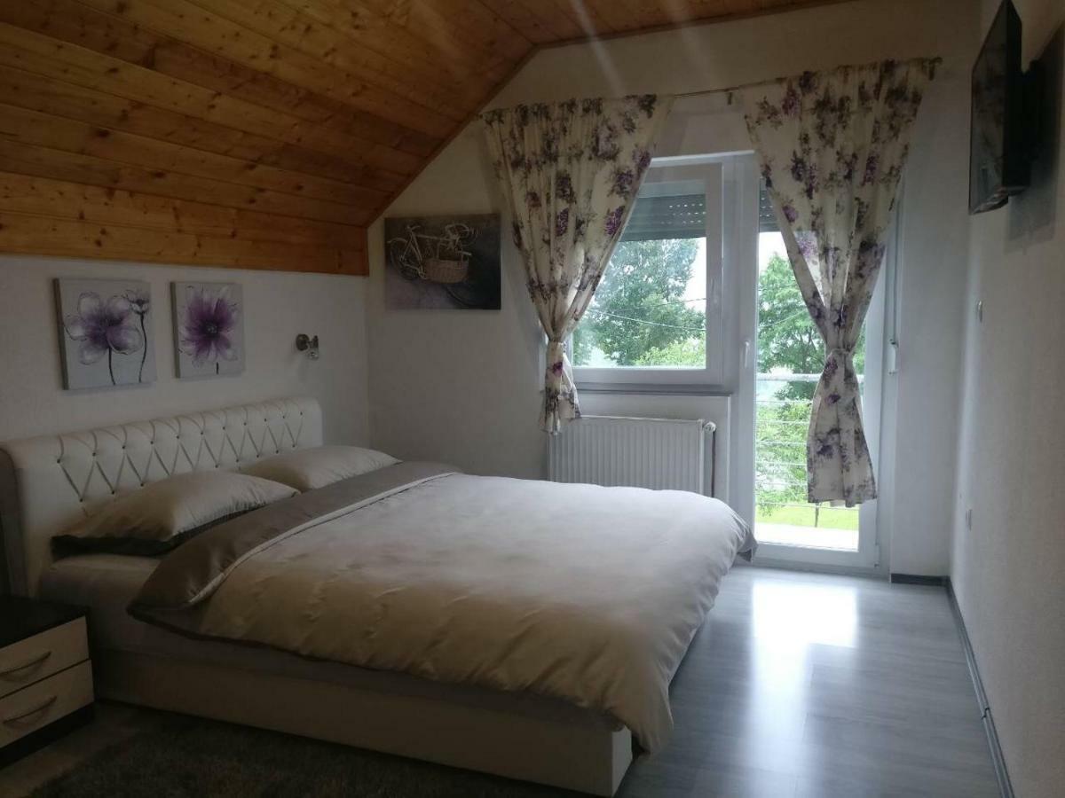 Guest House Jagoda Rakovica Exteriör bild