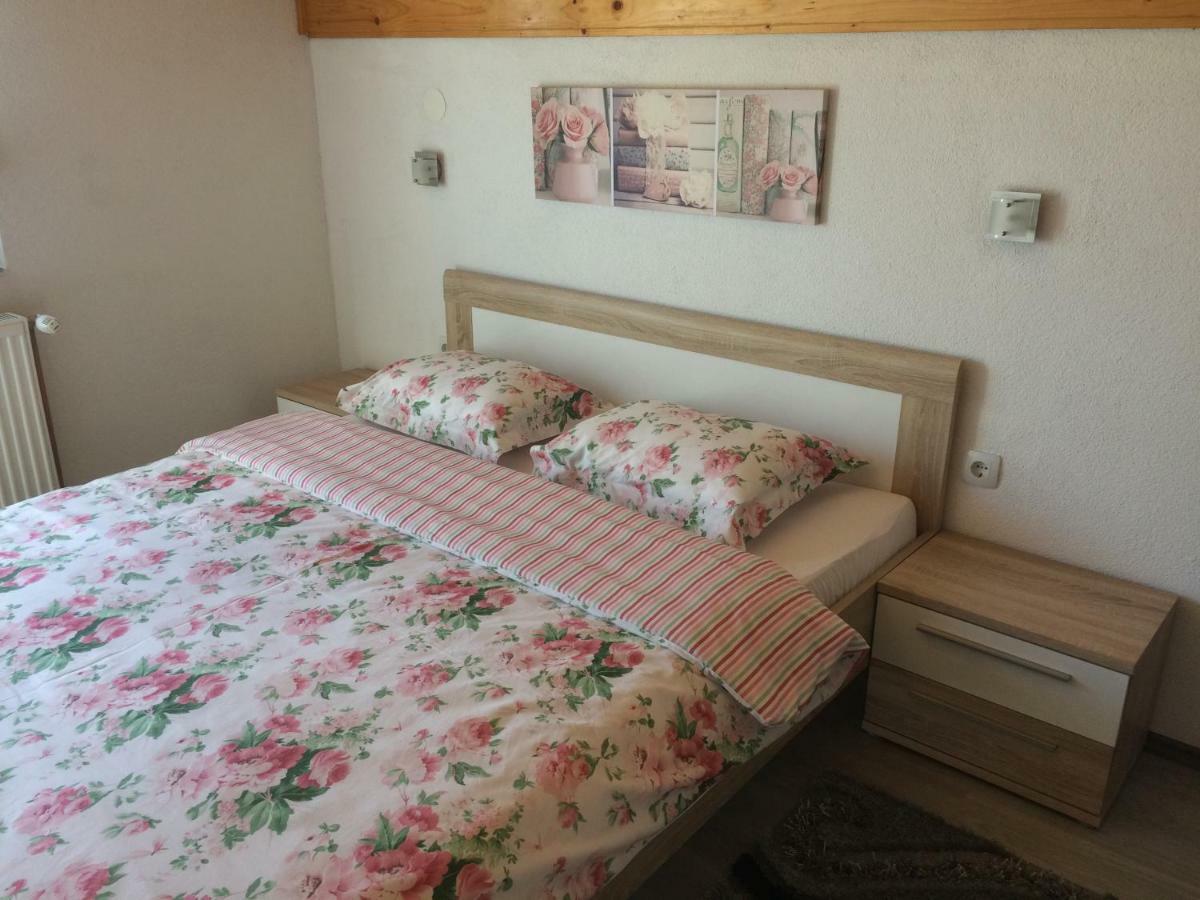 Guest House Jagoda Rakovica Exteriör bild
